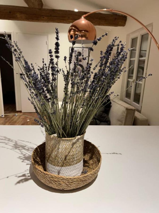 Apartment With Mediterranean Charm In The Heart Of The Provencal Market 앙티브 외부 사진