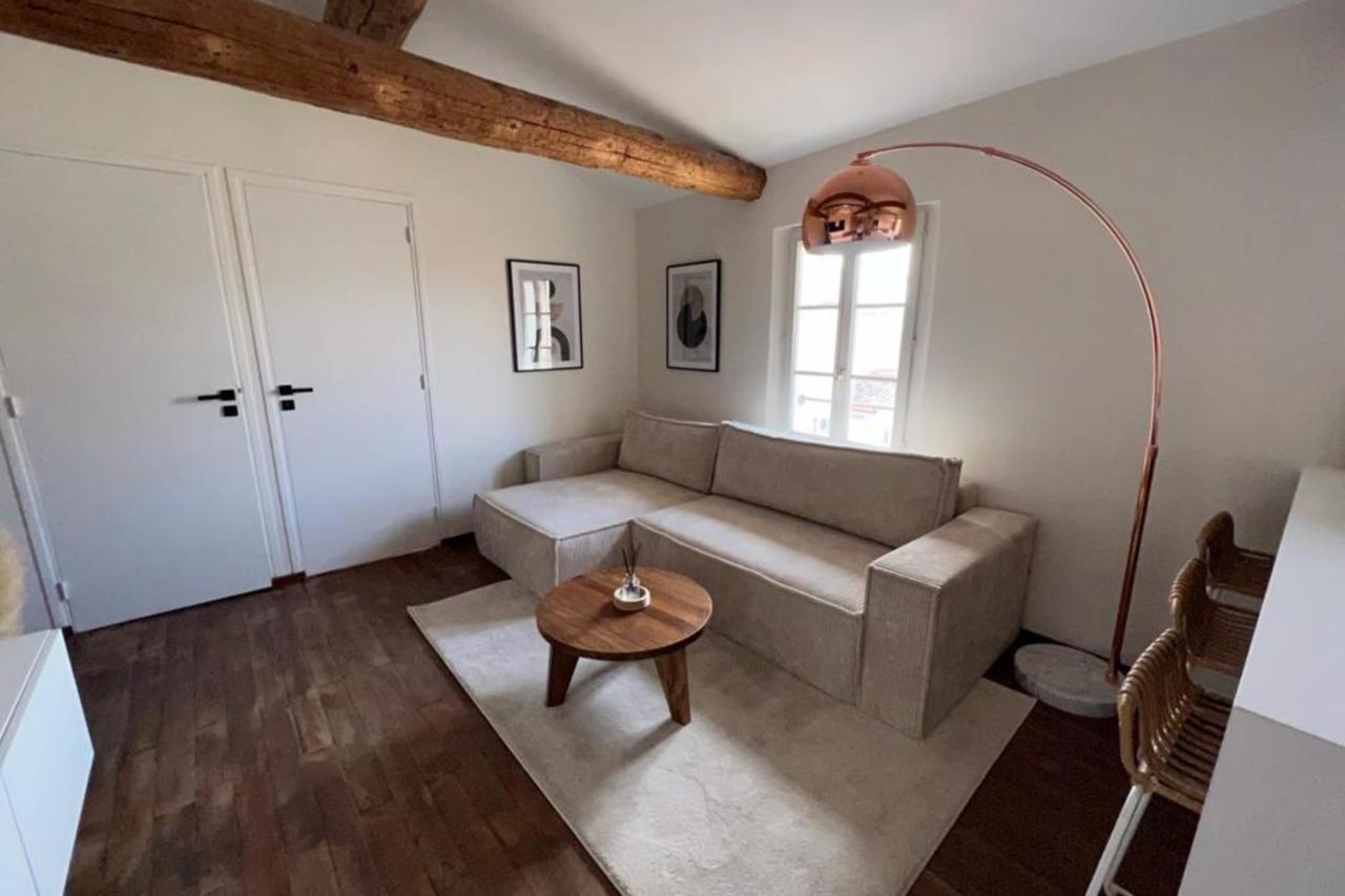 Apartment With Mediterranean Charm In The Heart Of The Provencal Market 앙티브 외부 사진