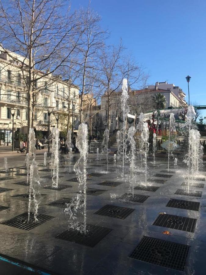 Apartment With Mediterranean Charm In The Heart Of The Provencal Market 앙티브 외부 사진