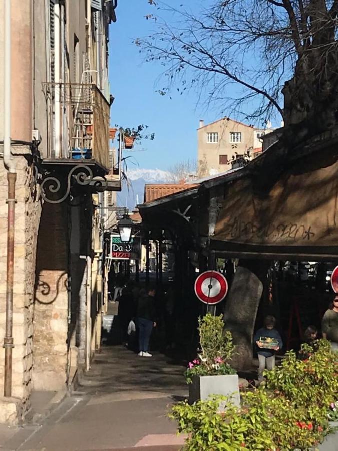 Apartment With Mediterranean Charm In The Heart Of The Provencal Market 앙티브 외부 사진