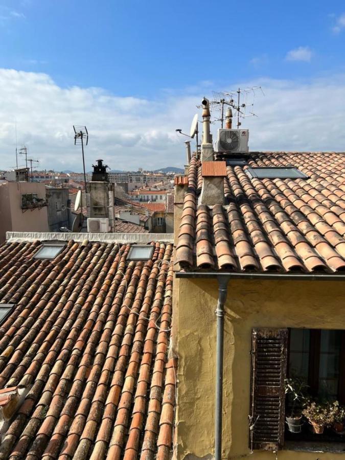 Apartment With Mediterranean Charm In The Heart Of The Provencal Market 앙티브 외부 사진