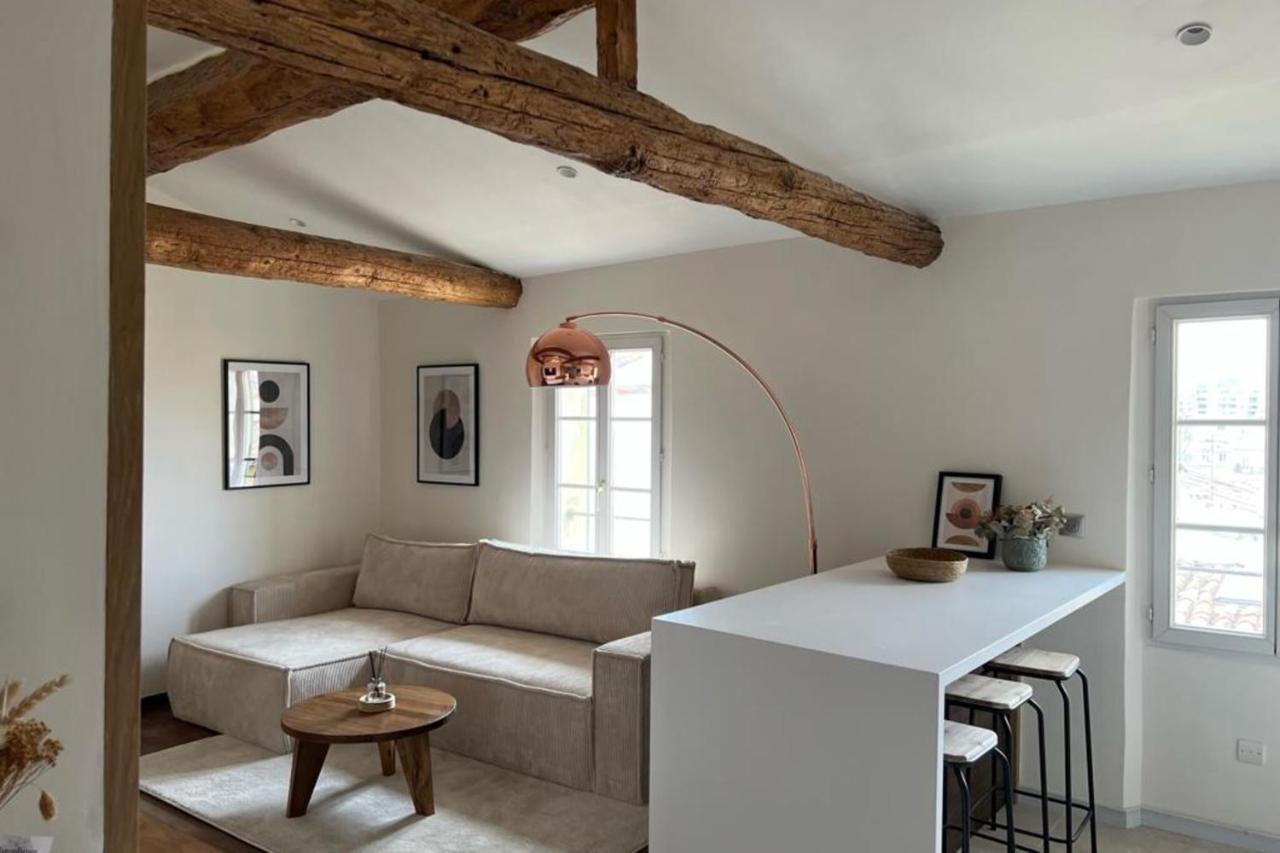 Apartment With Mediterranean Charm In The Heart Of The Provencal Market 앙티브 외부 사진